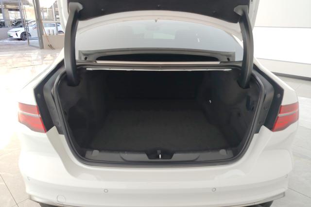 Jaguar XEL 2022 Белый из Китая, фото 4