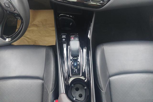 Toyota C-HR EV 2021 Белый из Китая