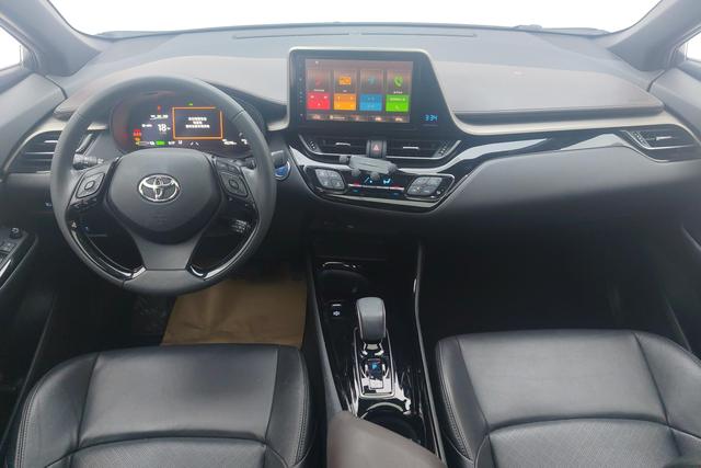 Toyota C-HR EV 2020 — фото 11