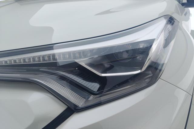 Toyota C-HR EV 2020 — фото 4