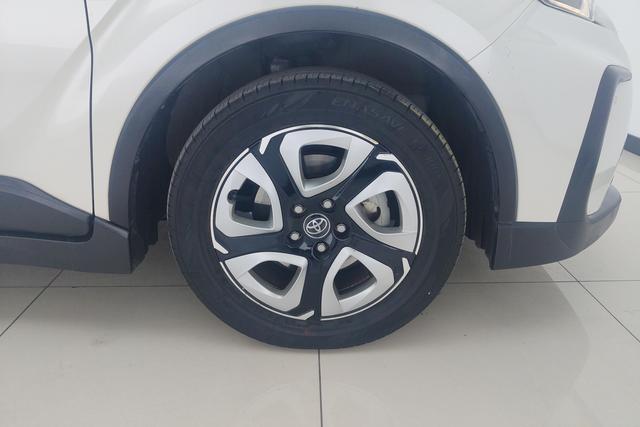 Toyota C-HR EV 2020 — фото 8