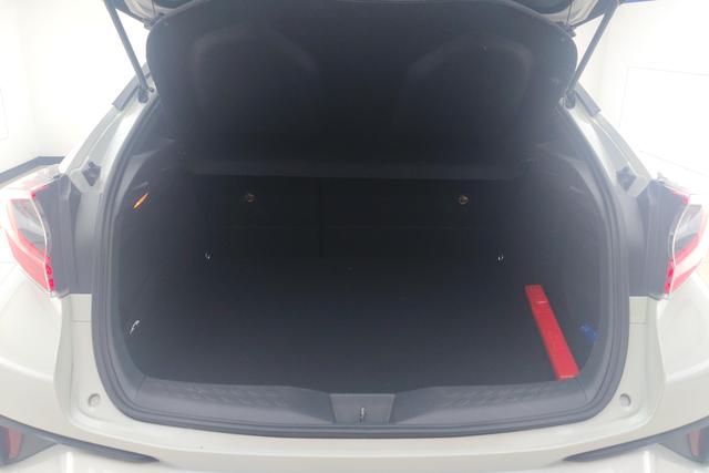 Toyota C-HR EV 2020 — фото 17