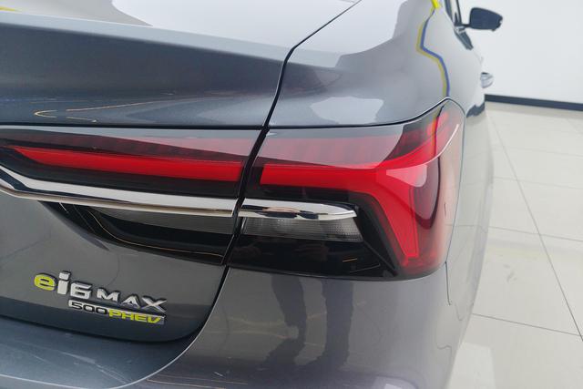 Roewe ei6 MAX Plug-in Hybrid 2020 — фото 5