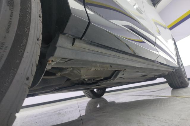 Audi Q2L id 3768946 из Китая 12