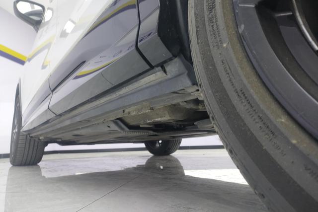 Audi Q2L id 3768946 из Китая 16