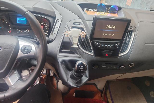 Ford Tourneo 2020 2.0 T MT — фото 13