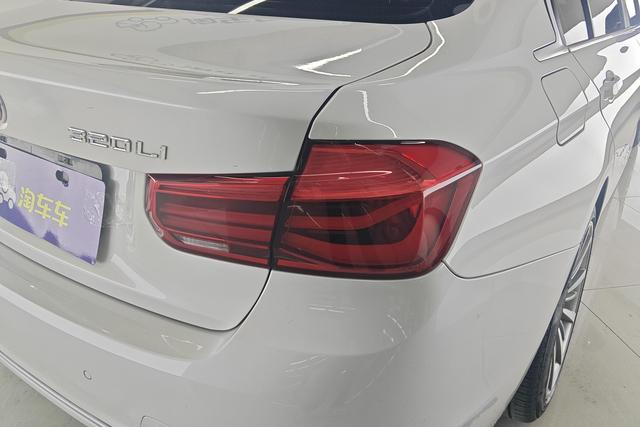 BMW 3 Series 2019 — фото 9