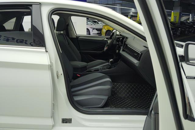 Volkswagen Sagitar id 3810169 из Китая 11