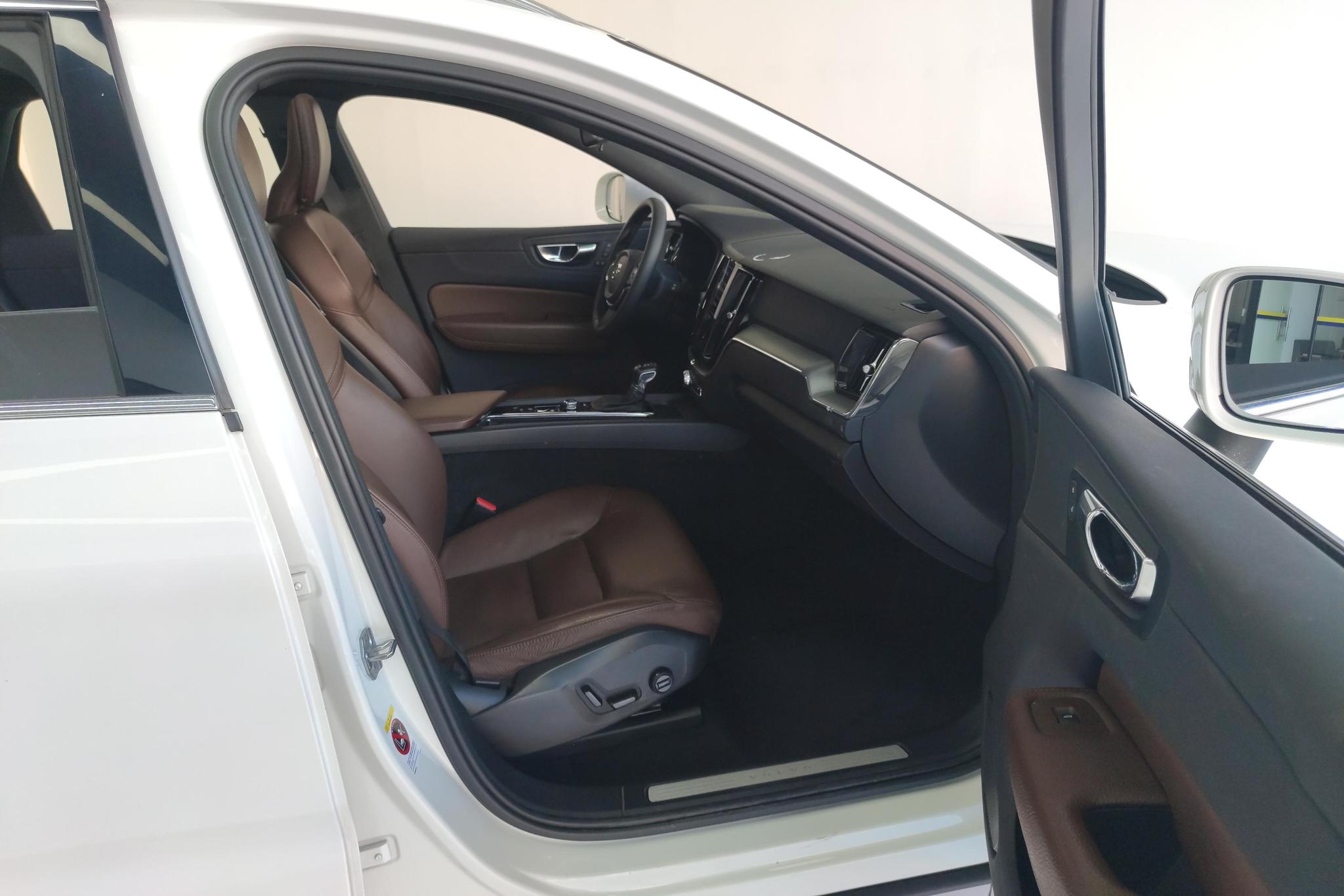 Volvo XC60 2021 T5 Luxury