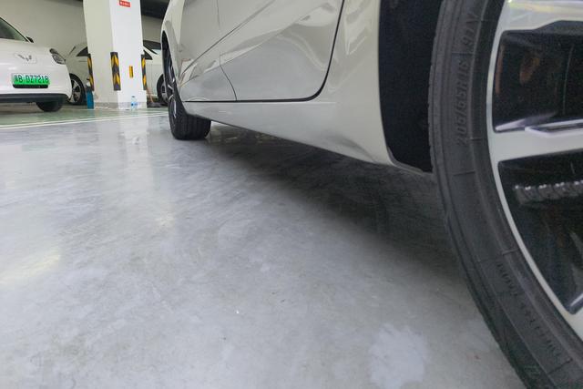 Roewe i5 2021 Желтый из Китая, фото 5