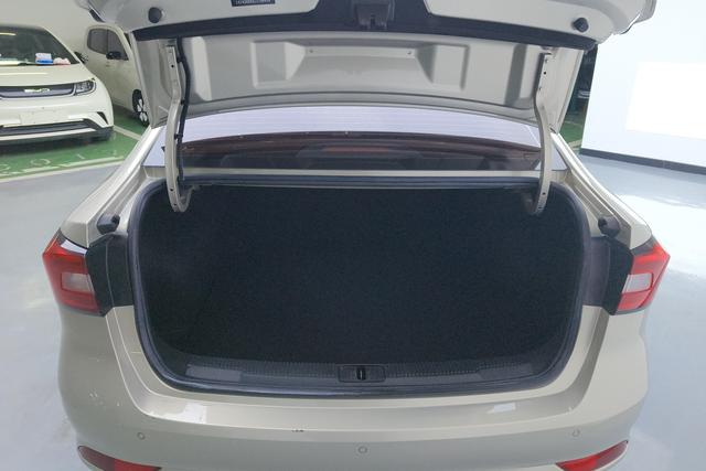 Roewe i5 id 3783276 из Китая 9