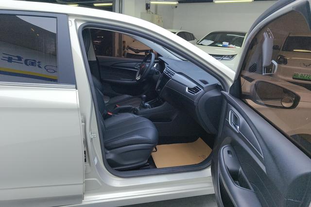 Roewe i5 id 3783276 из Китая 16