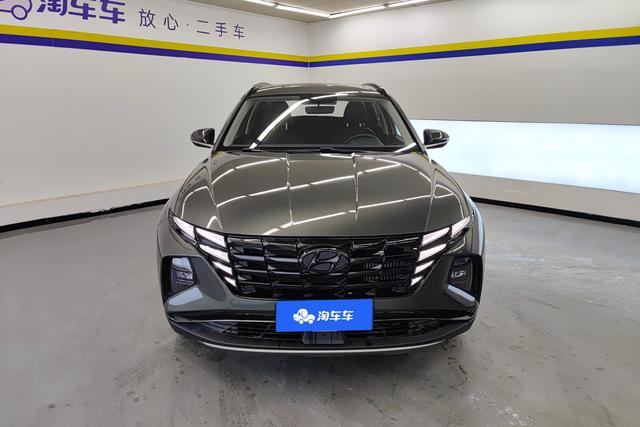 Hyundai Tucson 2023 Темно-серый из Китая