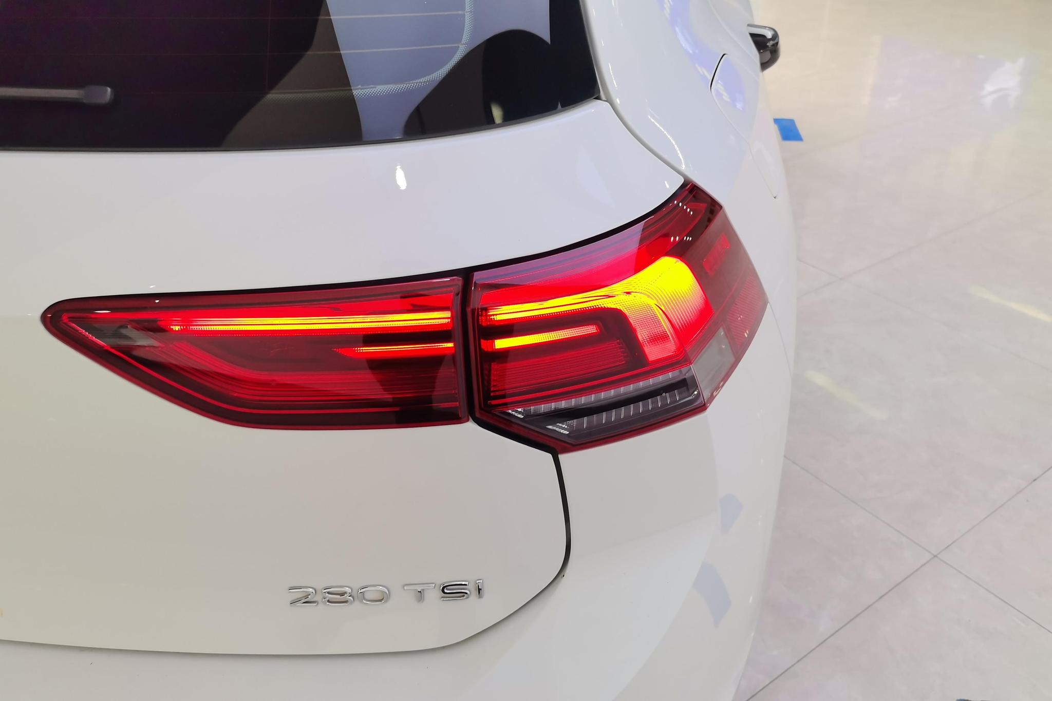 Volkswagen Golf 2021 280TSI DSG 30