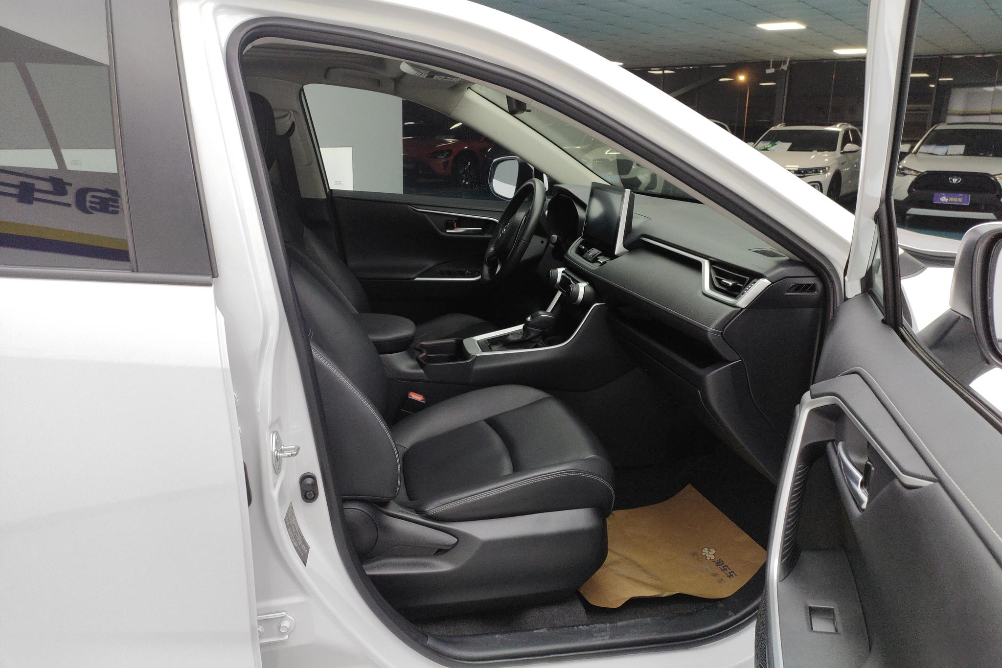 Toyota RAV4 2022 2.0L CVT PLUS