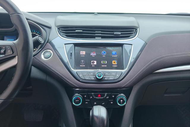 Chevrolet Malibu 2018 — фото 11