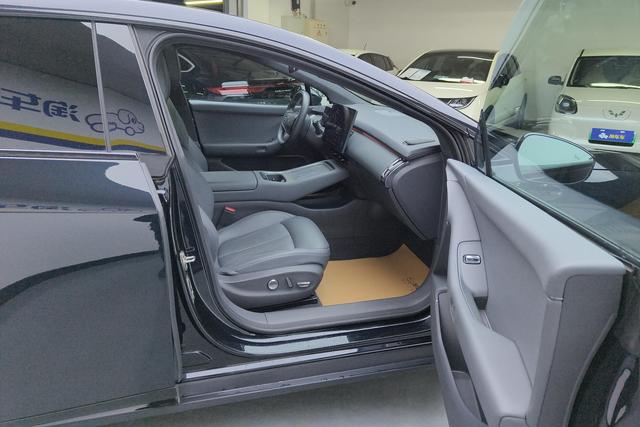 Xiaopeng Motors Xiaopeng P7+ 2024 Черный из Китая, фото 4