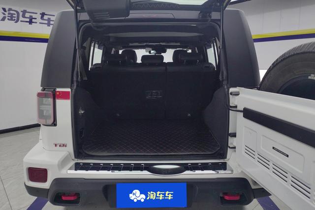 BAIC BJ40 2023 2.0 D AT 4 WD — фото 17