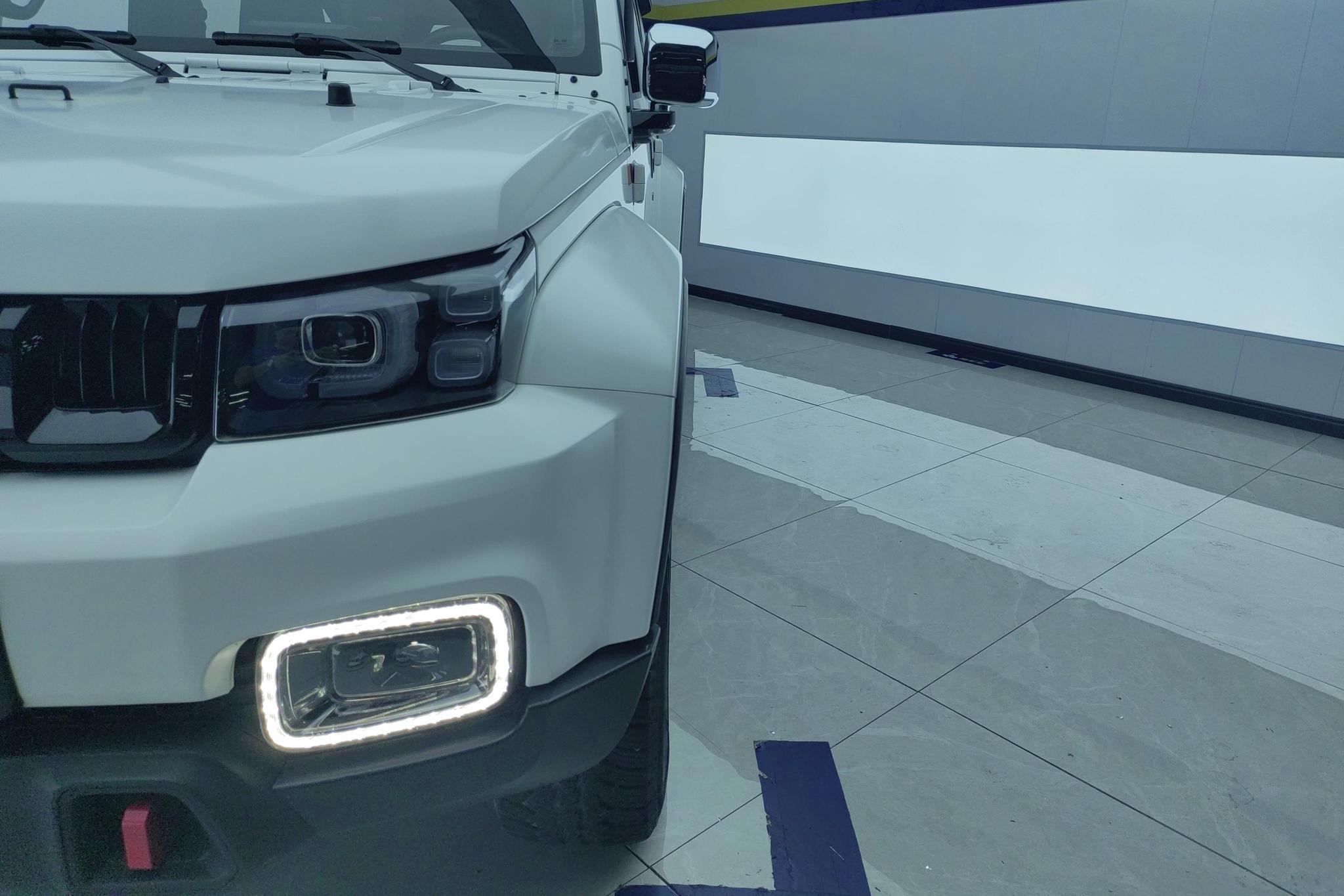 BAIC BJ40 2023 2.0D AT