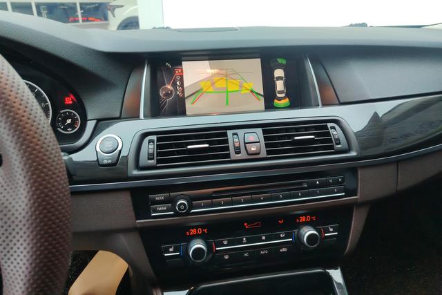 BMW 5 Series 2017 — фото 15