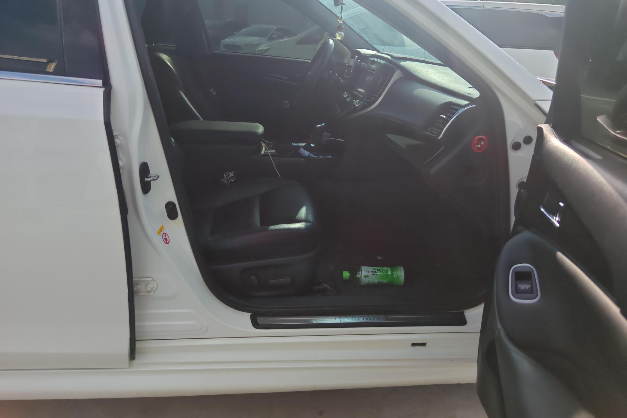 Toyota Crown 2015 2.5L Smart