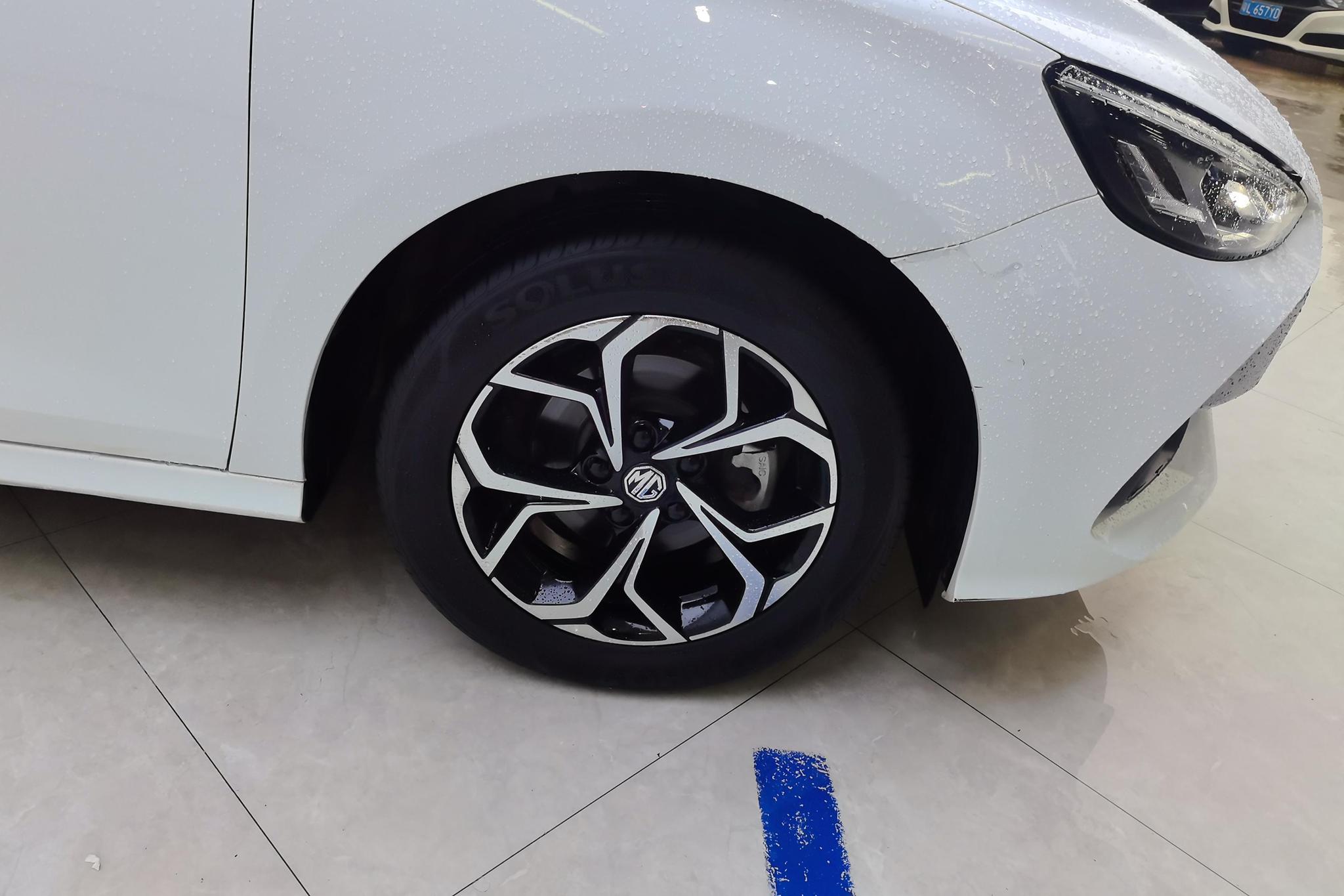 MG 5 2023 180DVVT CVT Luxury