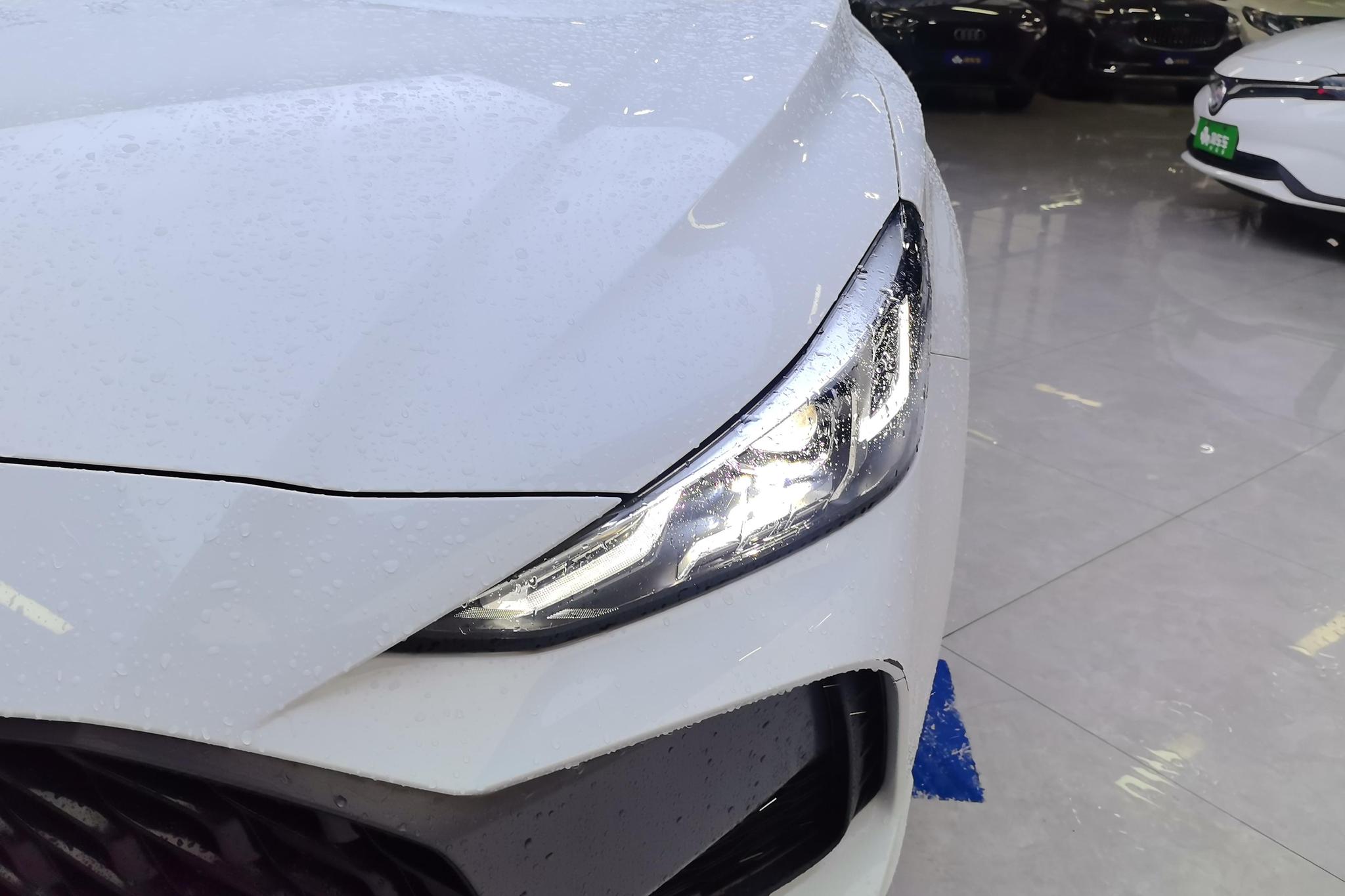 MG 5 2023 180DVVT CVT Luxury