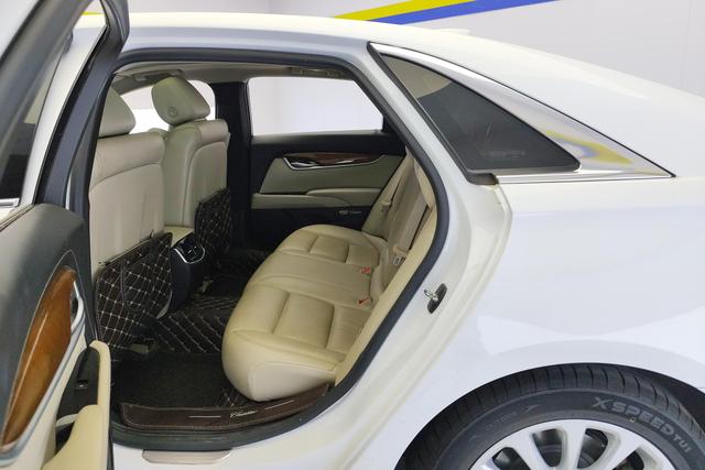 Cadillac XTS 2018 — фото 16