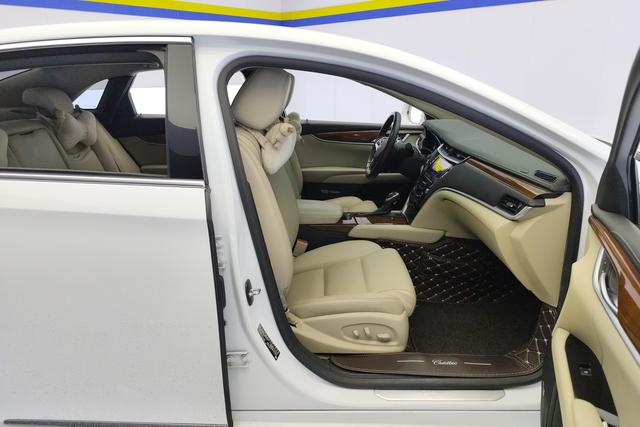 Cadillac XTS 2018 — фото 15