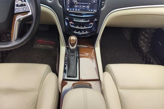 Cadillac XTS 2018 — фото 14
