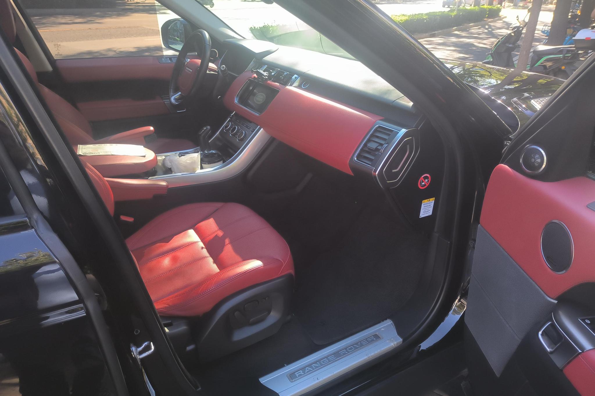 Land Rover Range Rover Sport Sport 2015 3.0 V6 SC HSE DYNAMIC