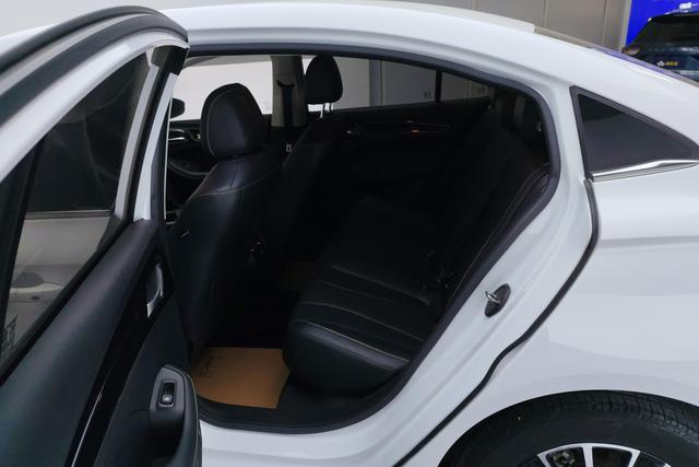 Roewe i5 2021 1.5 L CVT — фото 16