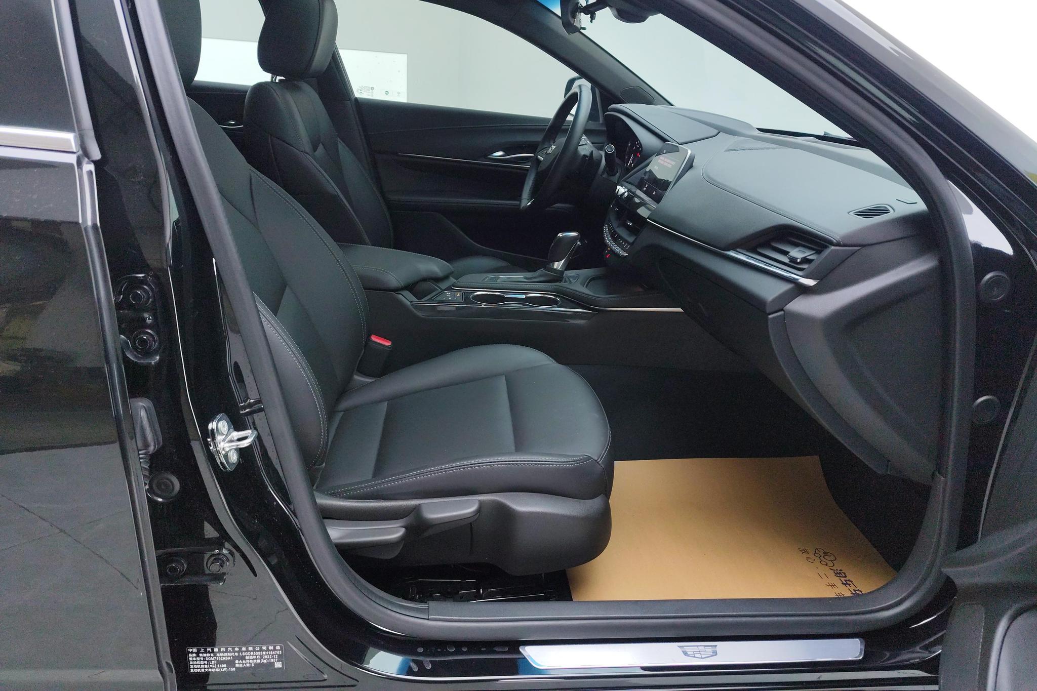 Cadillac CT4 2023 25T