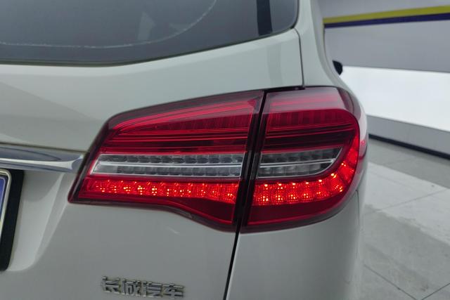 HAVAL H8 2015 — фото 5