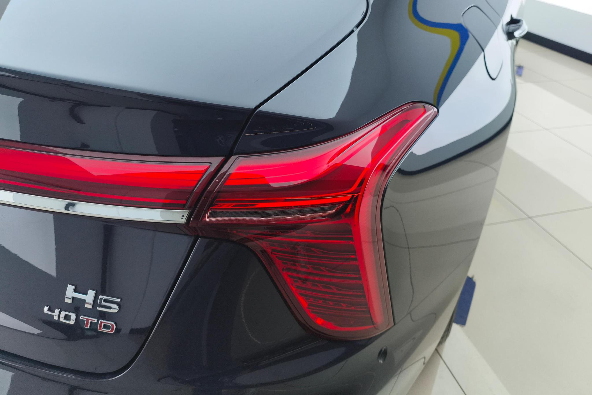 Hongqi H5 2024 2.0T AT