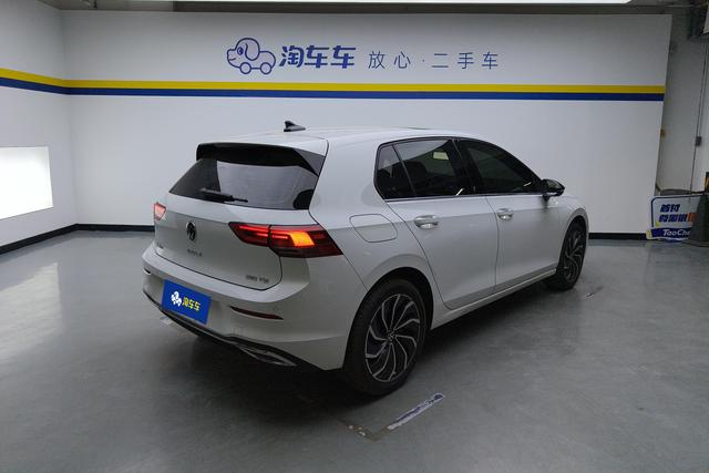 Volkswagen Golf 2024 Белый из Китая, фото 5