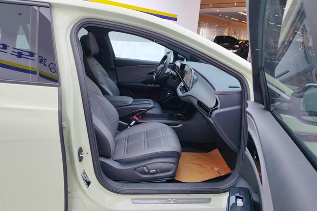 Red flag EH7 2024 Зеленый из Китая