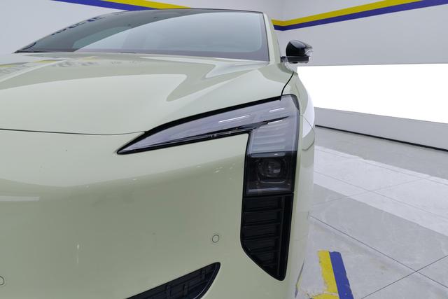 Red flag EH7 2024 Зеленый из Китая, фото 2