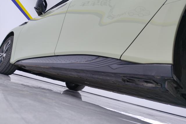 Red flag EH7 id 3810666 из Китая 8