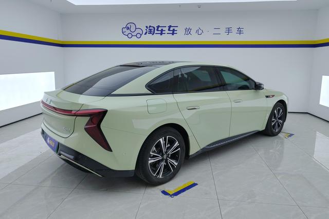 Red flag EH7 id 3810666 из Китая 10