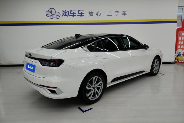 Ford Mondeo 2022 Eco Boost 245 Luxury — фото 3