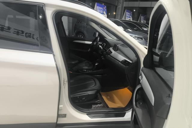 BMW X1 2018 — фото 16