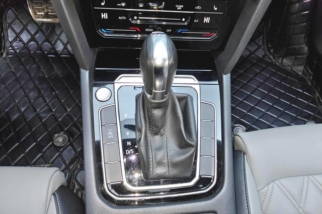 Volkswagen Magotan 2024 Черный из Китая, фото 3