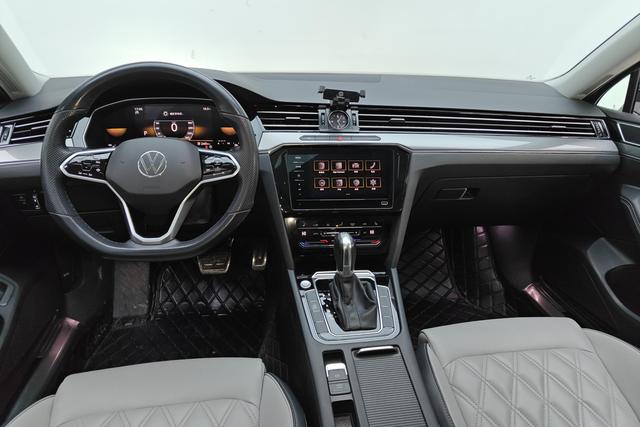 Volkswagen Magotan 2024 Черный из Китая, фото 5