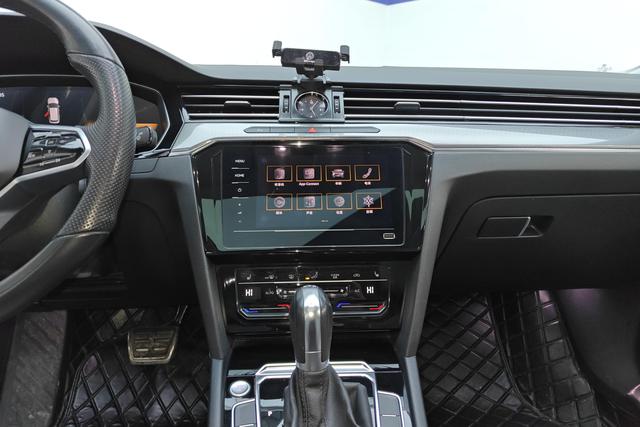 Volkswagen Magotan id 3783612 из Китая 10