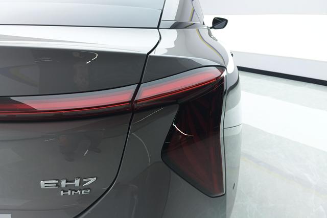 Red flag EH7 id 3803913 из Китая 11