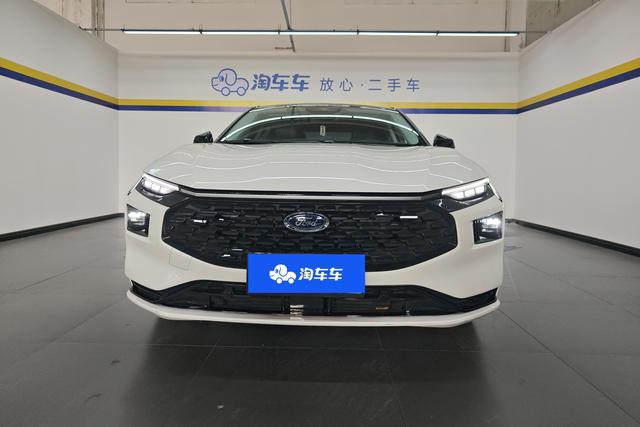 Ford Mondeo 2024 Белый из Китая, фото 4