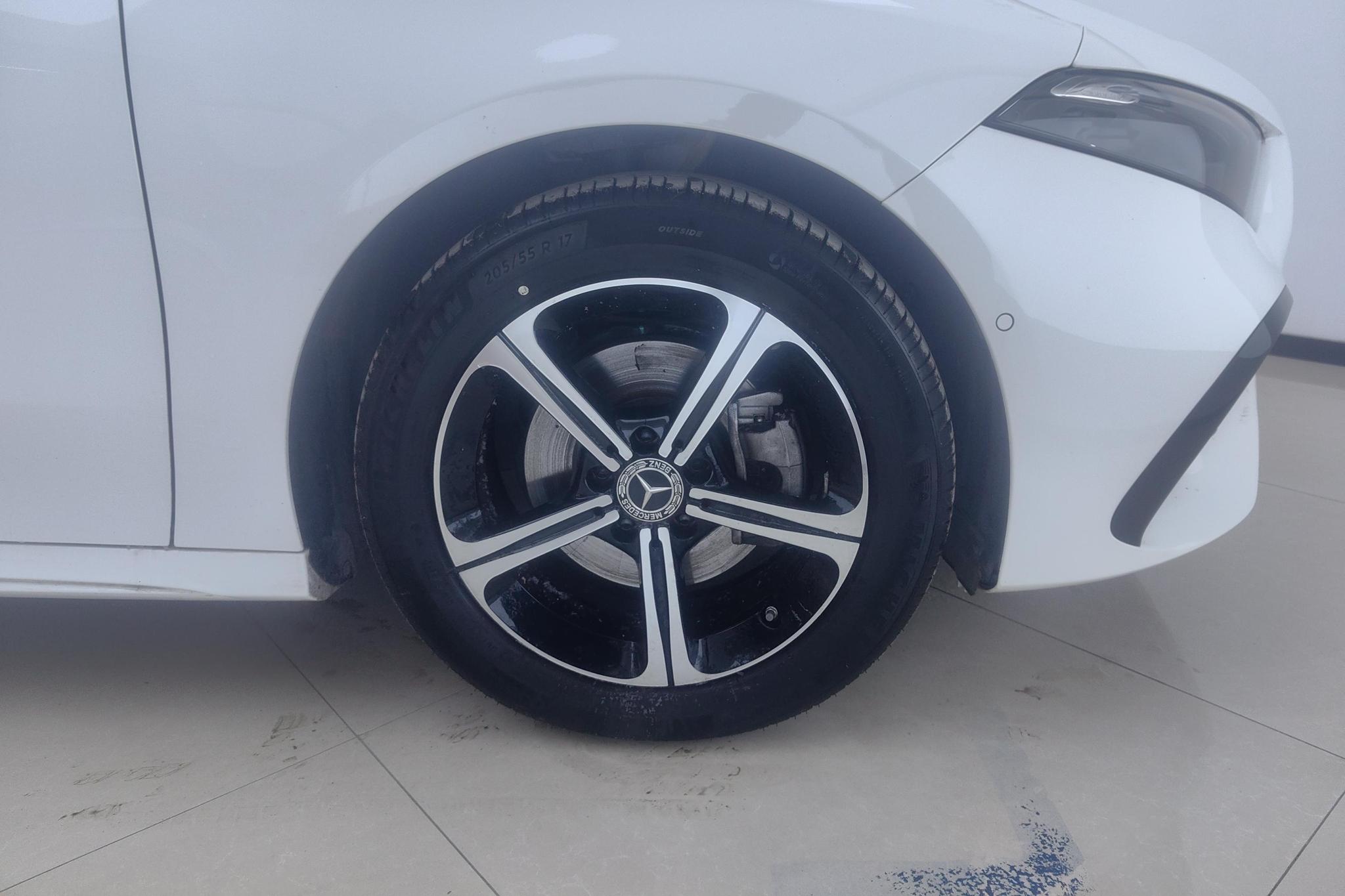 Mercedes-Benz A-Class A 2024 A 200 L Fashion