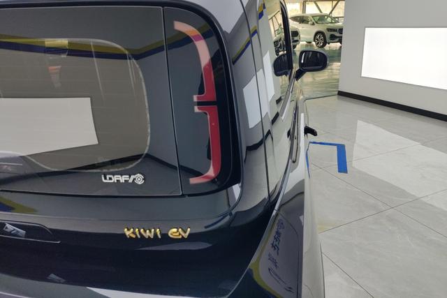 Baojun KiWi EV 2022 — фото 12