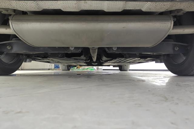 Lynk 03 2022 Темно-серый из Китая, фото 4